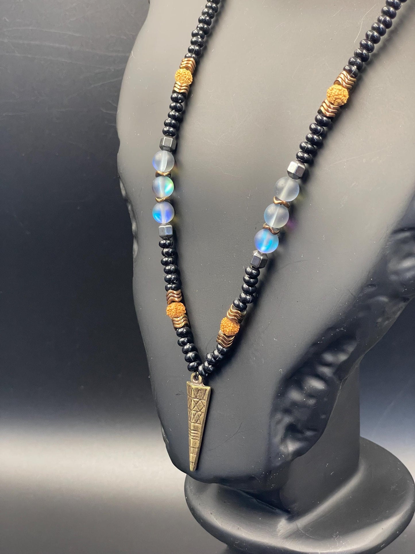 Antique Archer Necklace – Blue Thermal Gemstone • Tiger Eye • Hematite • Rudraksha Seed • Men’s Spiritual Amulet • Handmade Tribal Jewelry