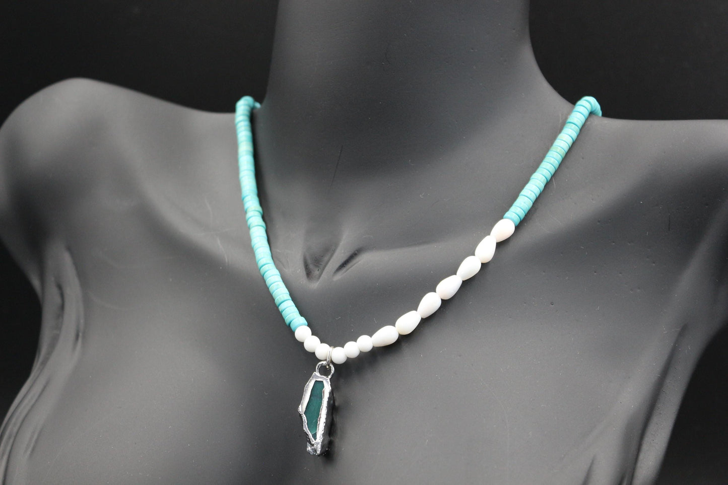Elegant Handcrafted Necklace with Turquoise and White Beads in Ethnic Style