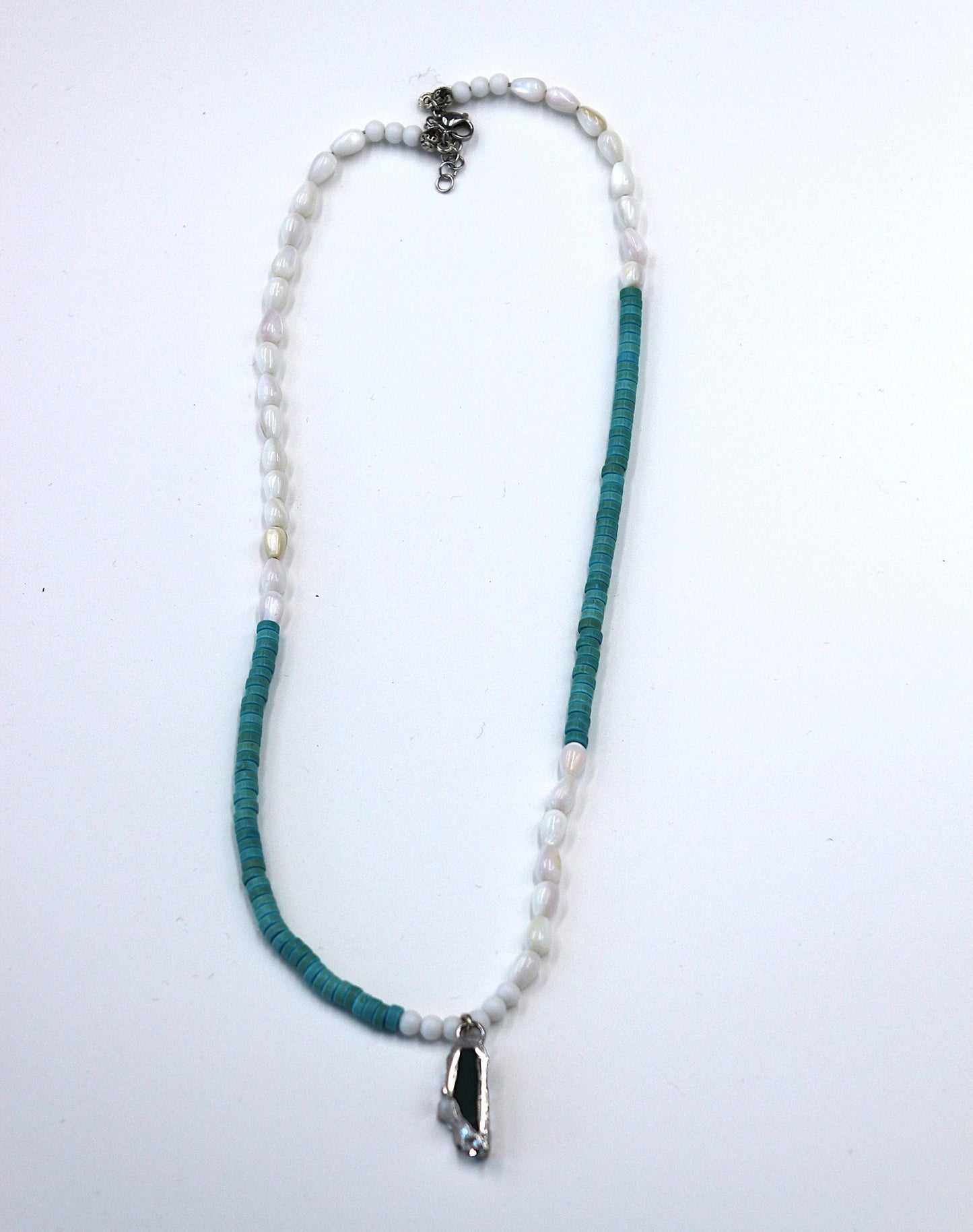 Elegant Handcrafted Necklace with Turquoise and White Beads in Ethnic Style