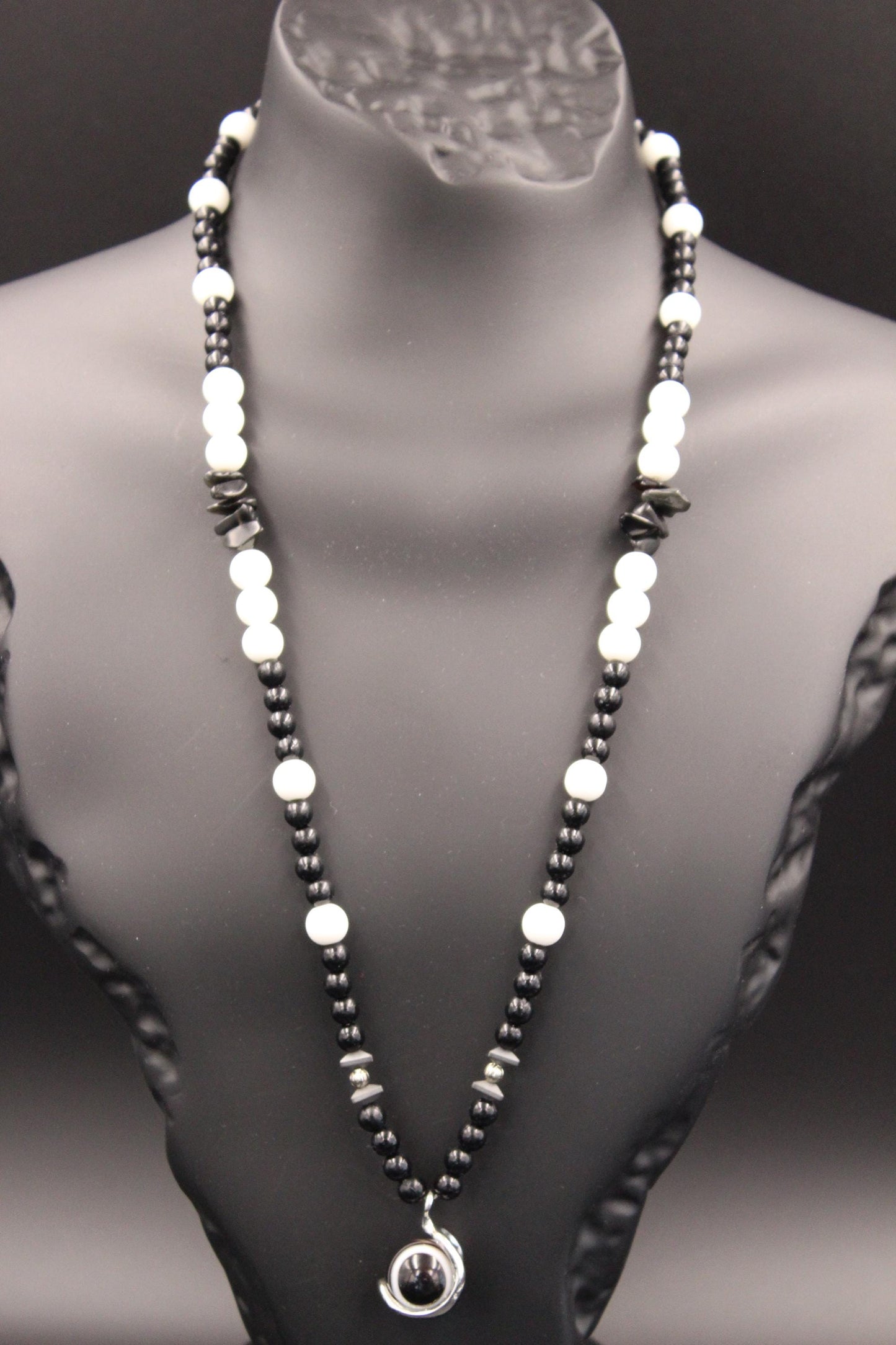 Handmade Black and White Agate Necklace – Natural Stone, Elegant Design