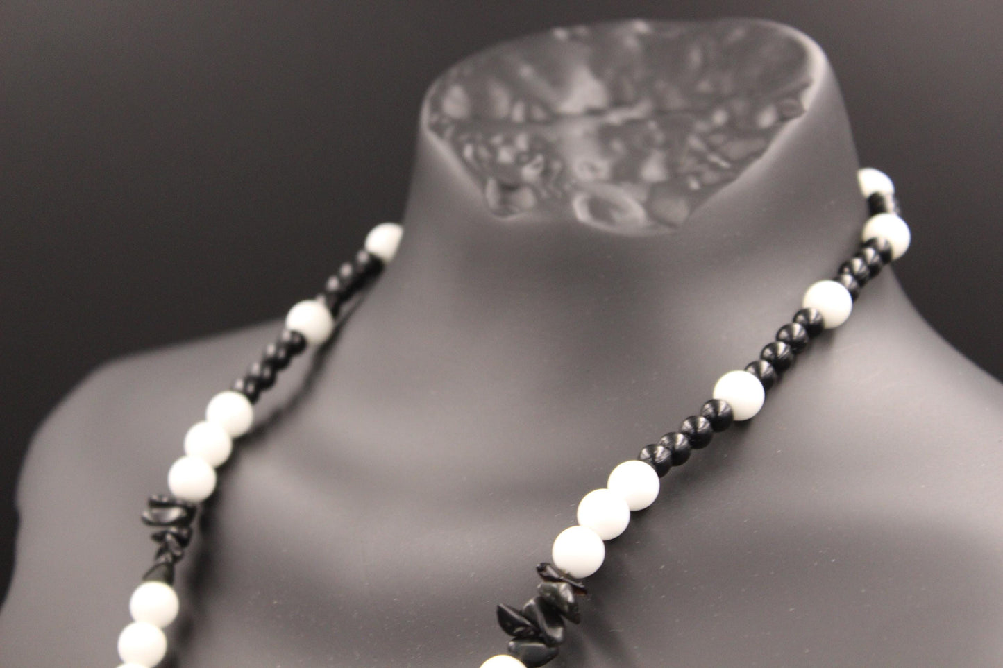 Handmade Black and White Agate Necklace – Natural Stone, Elegant Design