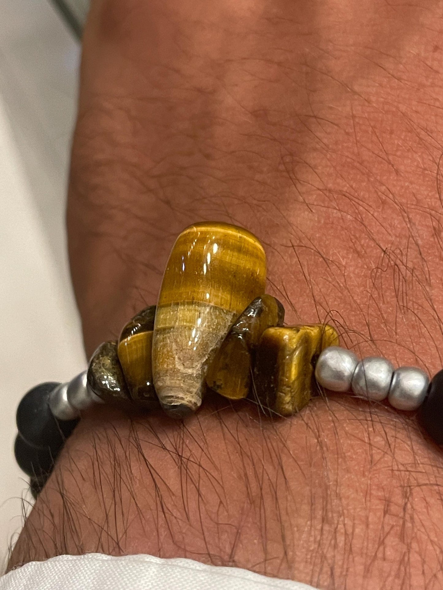Tiger’s Eye Natural Gemstone Bracelet – Confidence, Protection & Zodiac Energy (Leo, Gemini, Capricorn)