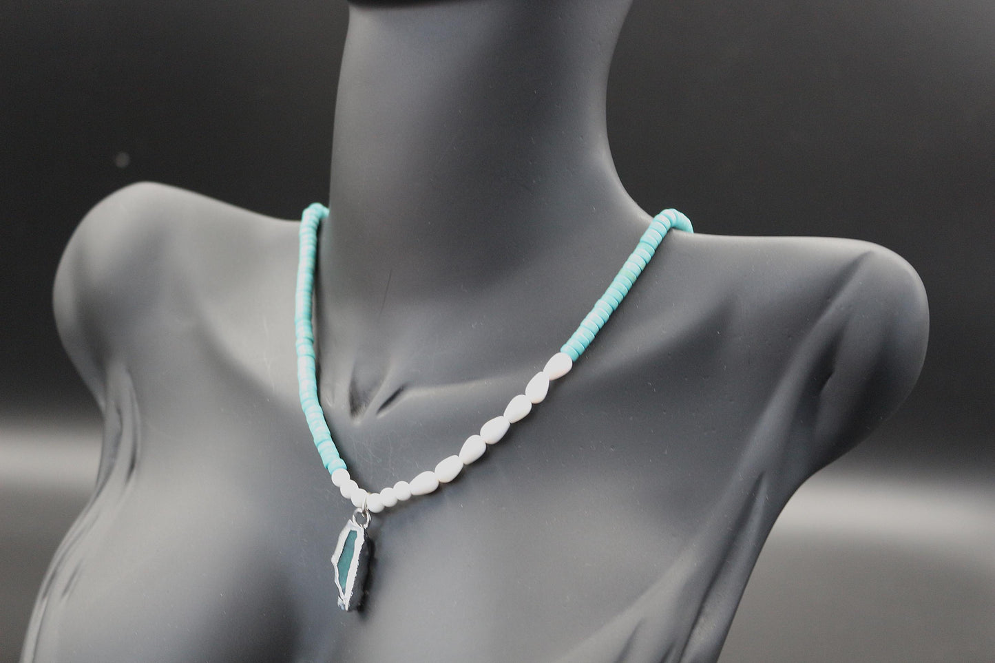 Elegant Handcrafted Necklace with Turquoise and White Beads in Ethnic Style