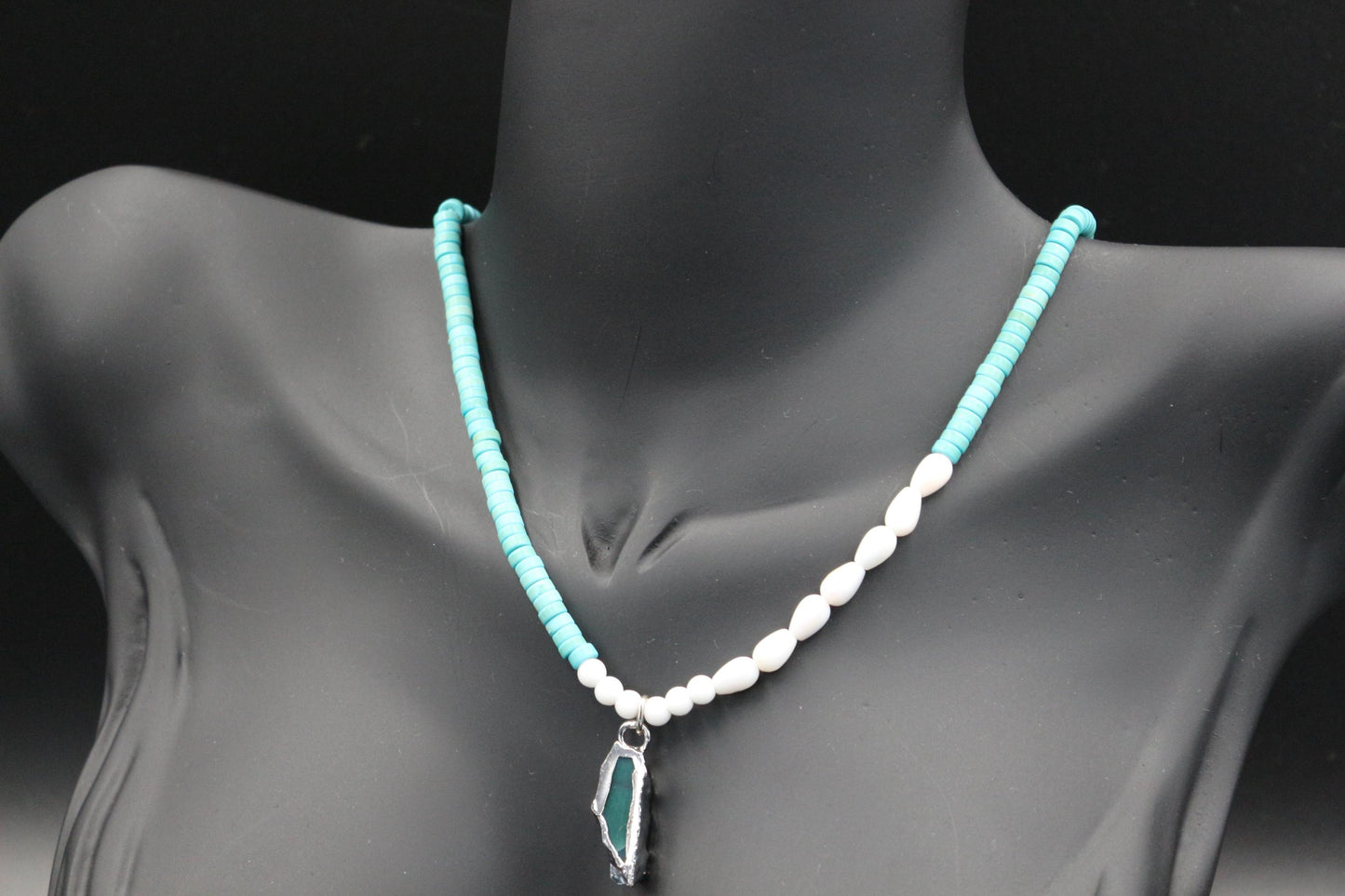 Elegant Handcrafted Necklace with Turquoise and White Beads in Ethnic Style
