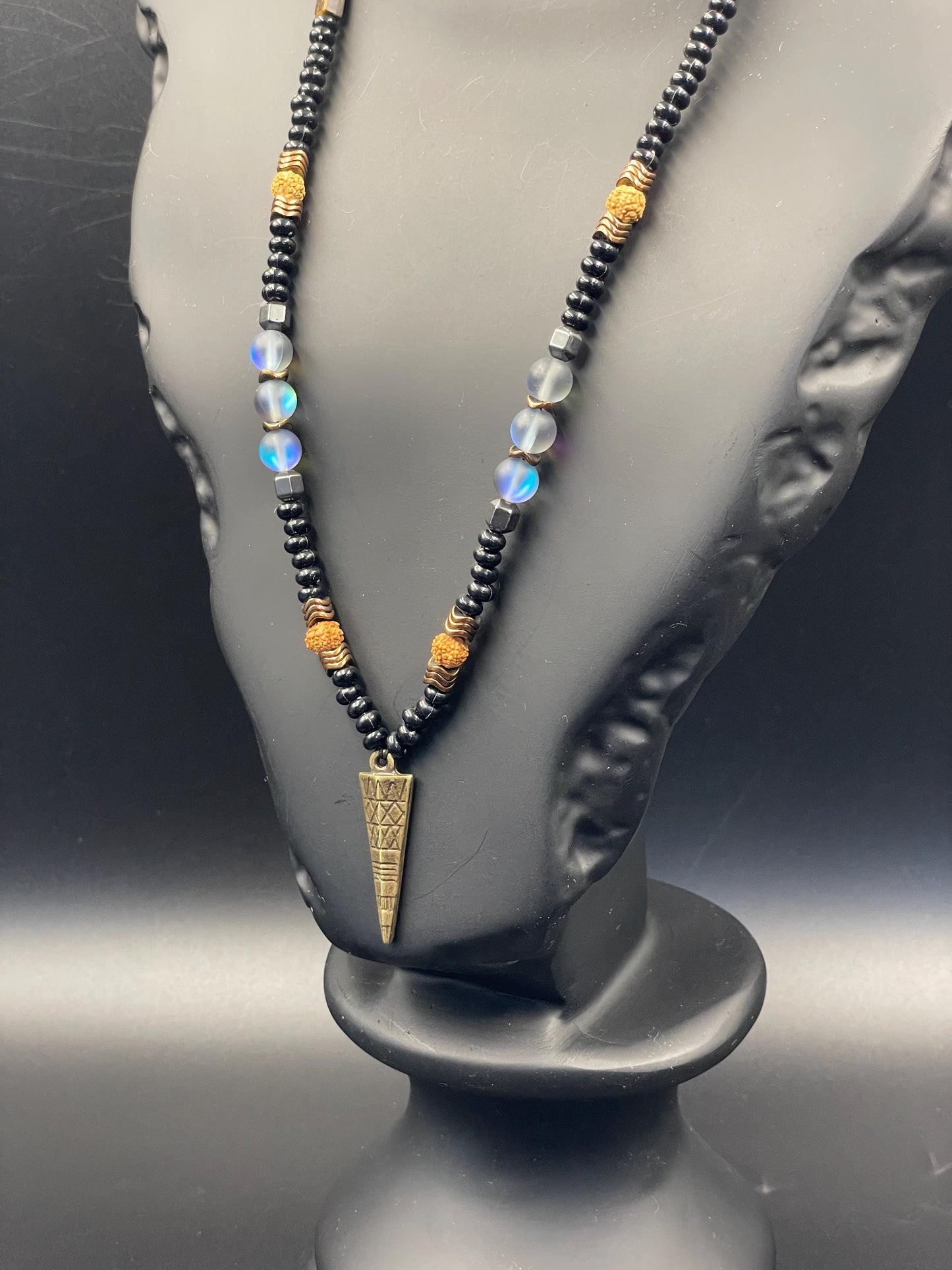 Antique Archer Necklace – Blue Thermal Gemstone • Tiger Eye • Hematite • Rudraksha Seed • Men’s Spiritual Amulet • Handmade Tribal Jewelry