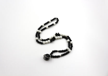 Handmade Black and White Agate Necklace – Natural Stone, Elegant Design