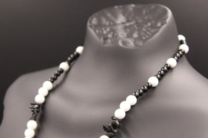 Handmade Black and White Agate Necklace – Natural Stone, Elegant Design
