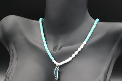 Elegant Handcrafted Necklace with Turquoise and White Beads in Ethnic Style