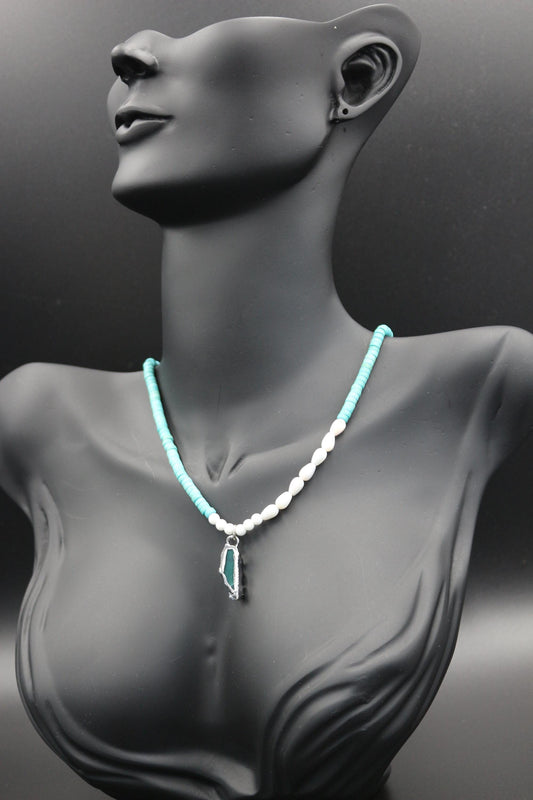 Elegant Handcrafted Necklace with Turquoise and White Beads in Ethnic Style